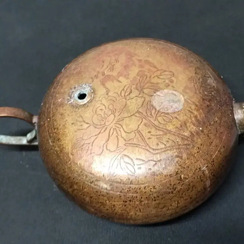 [BUNJANG] Brass Incised Flower Pattern Water Dropper - Collector's Item / 황동 음각문 연적 판매자 소장품