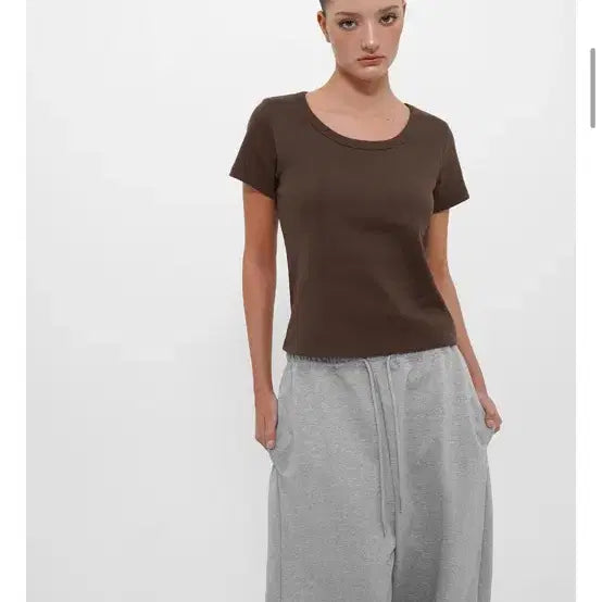 [BUNJANG] Black Up Standard U-Neck Short Sleeve T-shirt Brown S / 블랙업 스탠다드 유넥 반팔티 브라운s