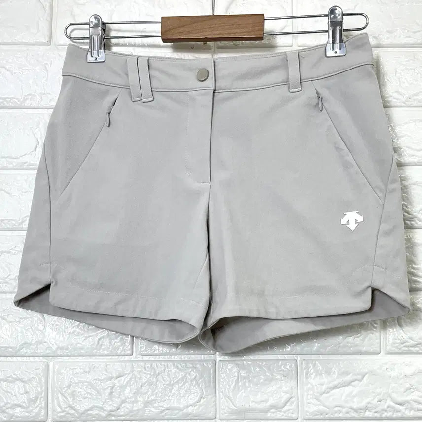 [BUNJANG] Descente Golf Women's Light Grey Shorts 28 / 데상트 골프 여성 연그레이 반바지 28
