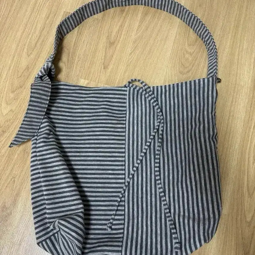 [BUNJANG] MISOO Striped Shoulder Bag / 미쏘 스트라이프 숄더백 새상품
