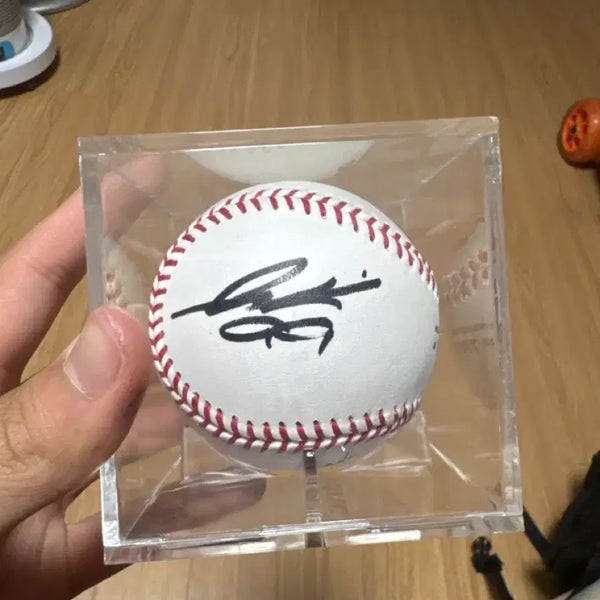 [BUNJANG] Ryu Hyun-jin Signed Baseball / 류현진친필싸인볼 kbo공인구(상태좋음)