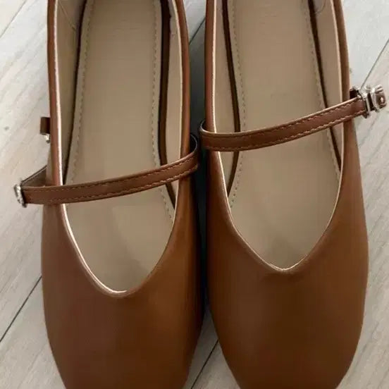 [BUNJANG] Comfortable Daily Shoes - Brown (225mm) / 착한구두225