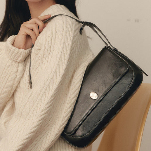 [BUNJANG] OSTKAKA Kadel Baguette Bag Black / 오스트카카 카델 바게트 블랙