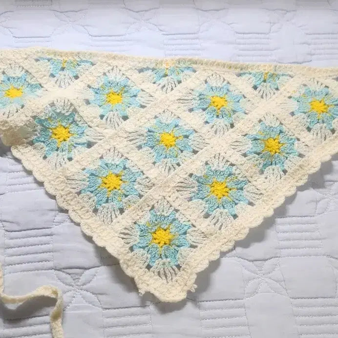 [BUNJANG] Daisy Print Triangle Bandana / 데이지 삼각 두건 반다나