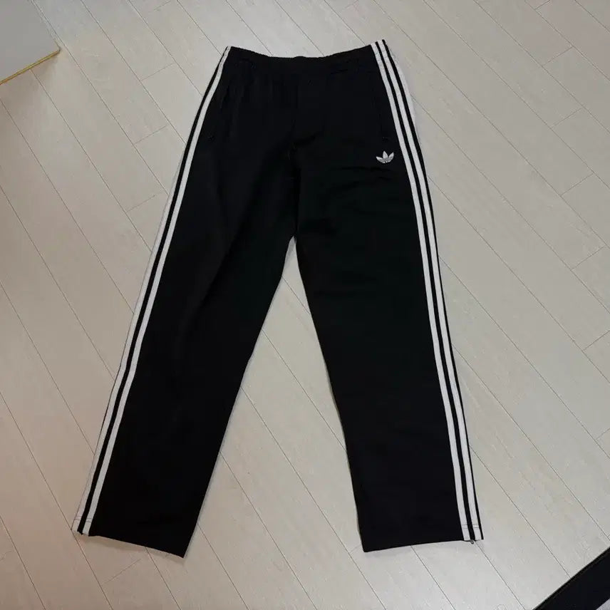 [BUNJANG] Adidas 2026 Firebird Track Pants / 아디다스 2026 파이어버드 바지 트랙팬츠