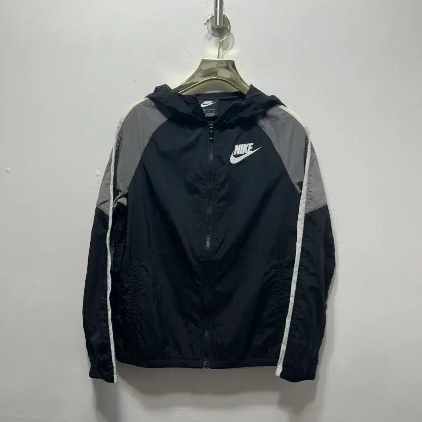[BUNJANG] Nike Windstopper Jacket Black L Women's / 나이키 바람막이 자켓 블랙 윈드스토퍼 L 여성 실측