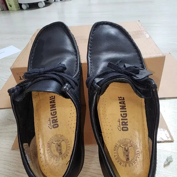 [BUNJANG] Clarks Wallabee Black Leather Loafers / 클락스 왈라비 블랙 가죽