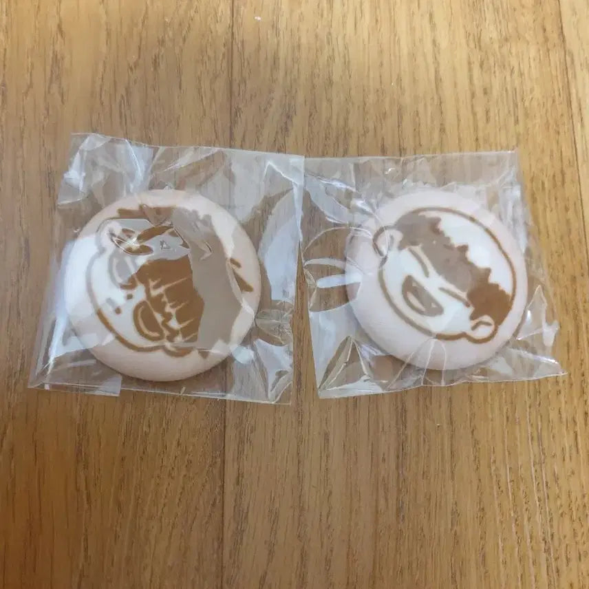 [BUNJANG] Naruhoho Bread Badge / 나루호시 날홋 비공굿 빵뱃지