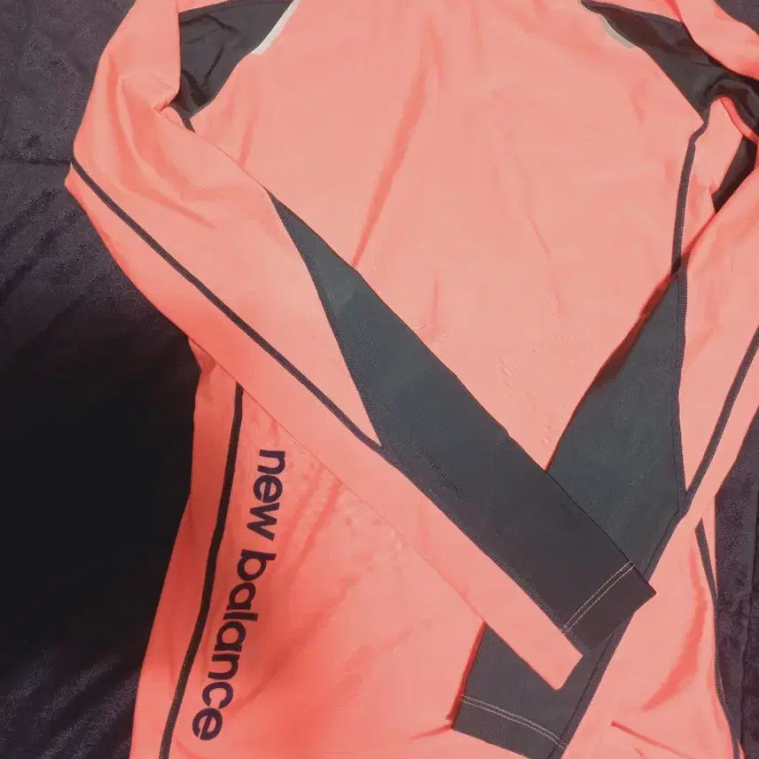 [BUNJANG] New Balance Women's Coral Rash Guard/Hoodie Zip-Up / 뉴발란스 여성 코랄 래시가드/후드집업(85)상태굿