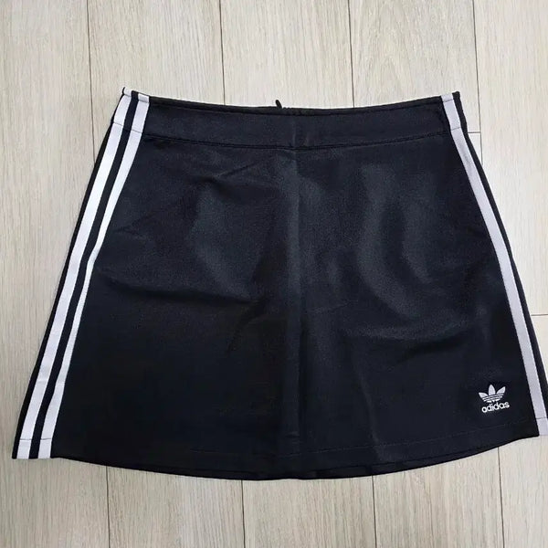 [BUNJANG] Adidas Three-Stripes Skirt Medium / 아디다스 삼선스커트 M사이즈
