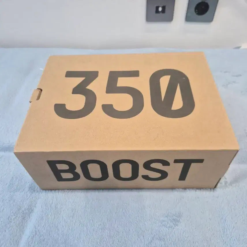 [BUNJANG] Adidas Yeezy Boost 350 Triple White (230mm) / 이지부스트 350 트리플 화이트 230사이즈 판매합니다
