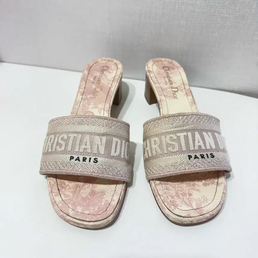 [BUNJANG] Christian Dior Dway Mule Tuileries Pink Mid Heel / 크리스찬 디올 디웨이 뮬 뜨왈드주이 핑크 미들힐 35.5