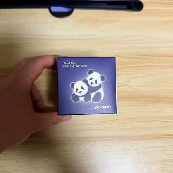 [BUNJANG] RUI & HUI Panda Light-Up Keyring / RUI & HUI 라이트업 키링 팬더  에버랜드