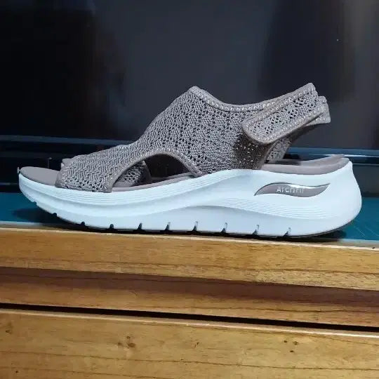 [BUNJANG] Skechers Arch Fit Summer Women's Sandals / 스케쳐스 아치핏 썸머 여성 샌들.260