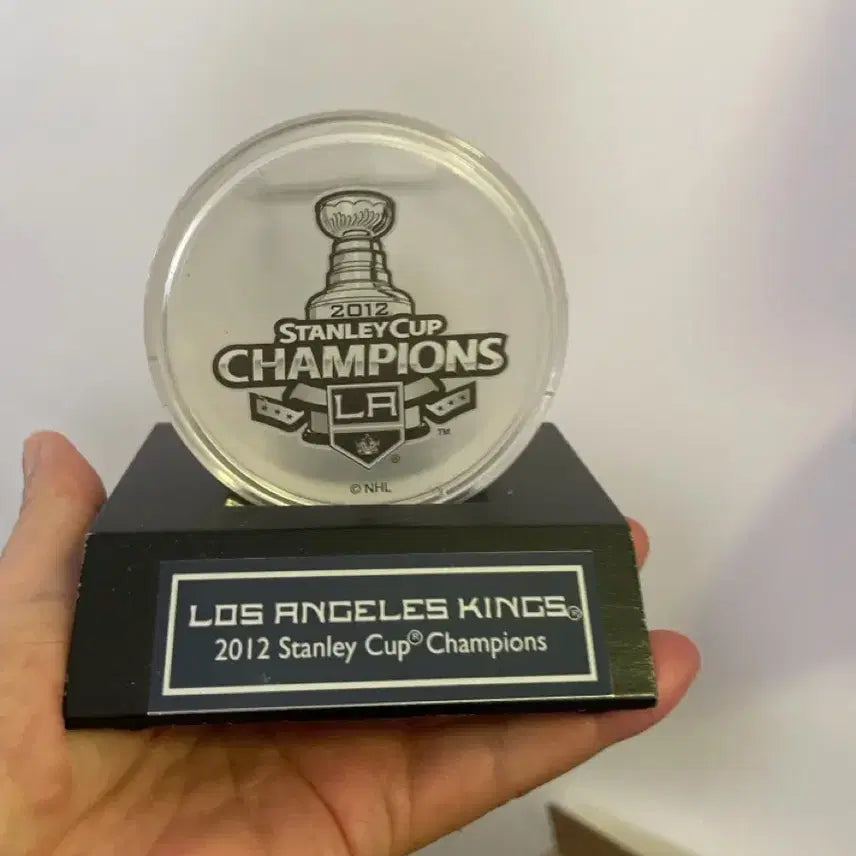 [BUNJANG] Los Angeles Kings 2012 Stanley Cup Champions Commemorative Cup / LA 킹스 2012 스탠리컵 우승 기념품