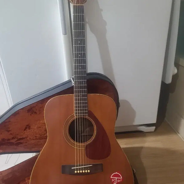 [BUNJANG] Yamaha FG-450 Acoustic Guitar with Hard Case / 올드 야마하 FG-450 통기타 (하드 케이스 포함)