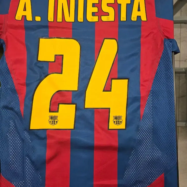 [BUNJANG] Barcelona Iniesta Reissue Jersey / 바르셀로나 리이슈 이니에스타 유니폼