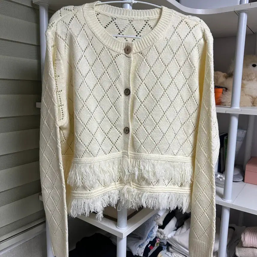 [BUNJANG] Cream Knit Cardigan with Tassel Detail / (새제품) 크림색 니트 가디건 술 장식
