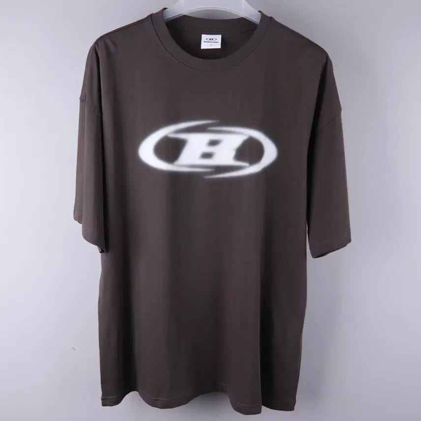 [BUNJANG] Born to Win Blue B Big Logo Oversized Short-Sleeve T-Shirt / 본투윈 블러 B 빅로고 오버핏 반팔티 (1)