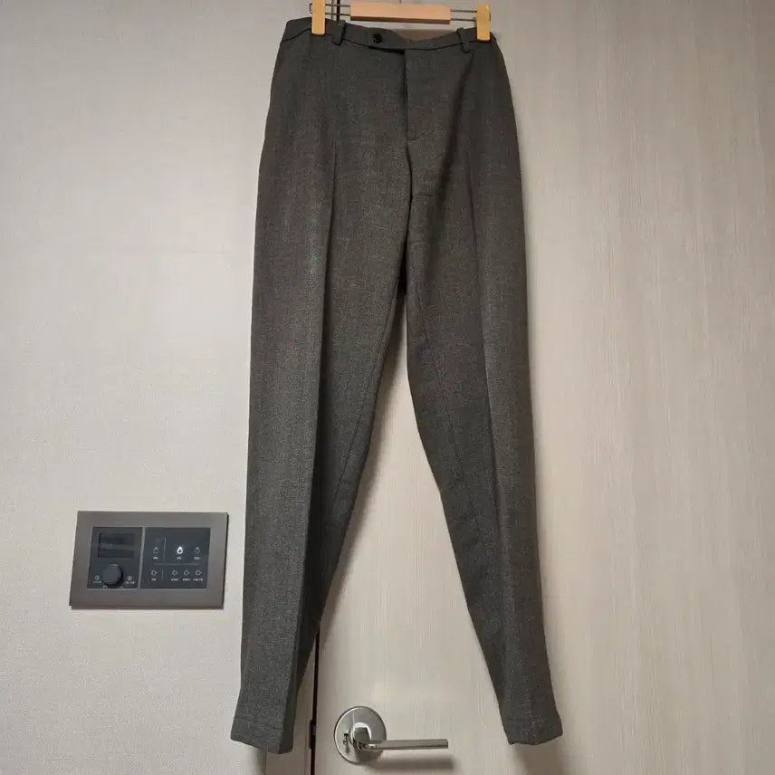 [BUNJANG] Uniqlo Charcoal Grey Men's Semi-Formal Slacks 91 / 유니클로 차콜그레이 남성 슬랙스 91 세미정장팬츠바지