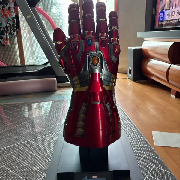 [BUNJANG] Hot Toys Hulk Life-Size Nano Gauntlet Figure / 핫토이 헐크 나노건틀렛 라이프사이즈