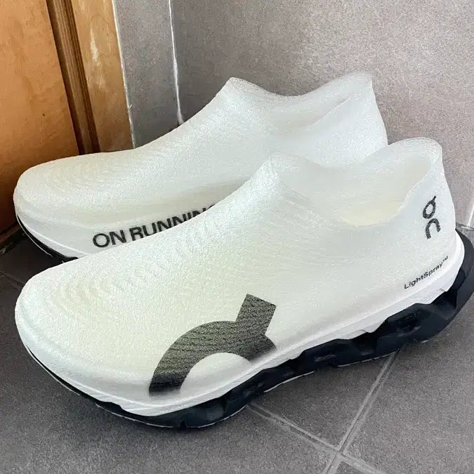 [BUNJANG] On Cloudmonster 3 Hyper LS Running Shoes Black/Apollo Size 270 / [유일 270] 온 클라우드몬스터 3 하이퍼 LS 블랙/아폴로