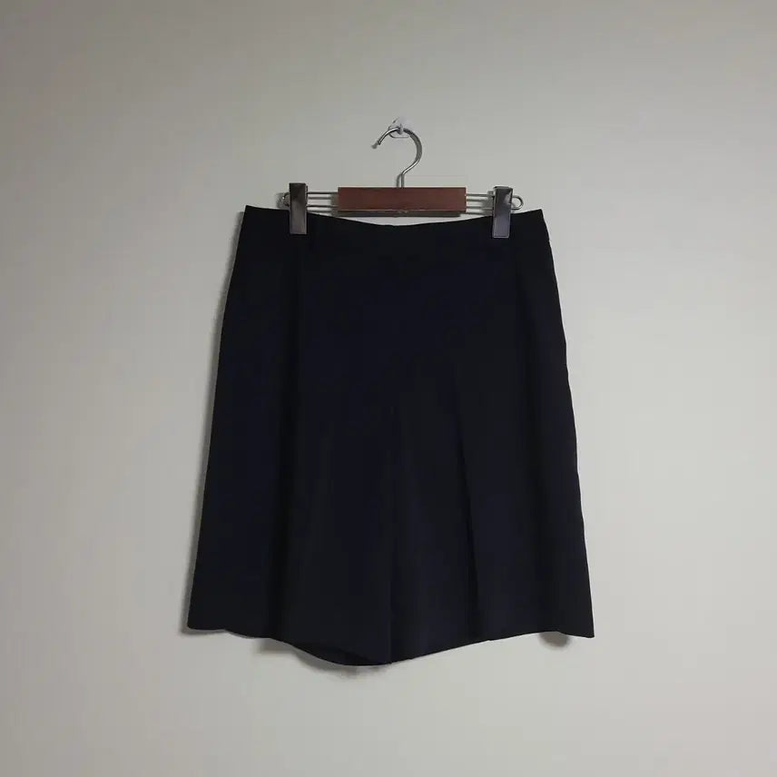 [BUNJANG] SHESMISS Pintuck Wide Slacks Shorts Pants Size 28 / (28) SHESMISS 쉬즈미스 핀턱 와이드 슬랙스 반바지 팬츠