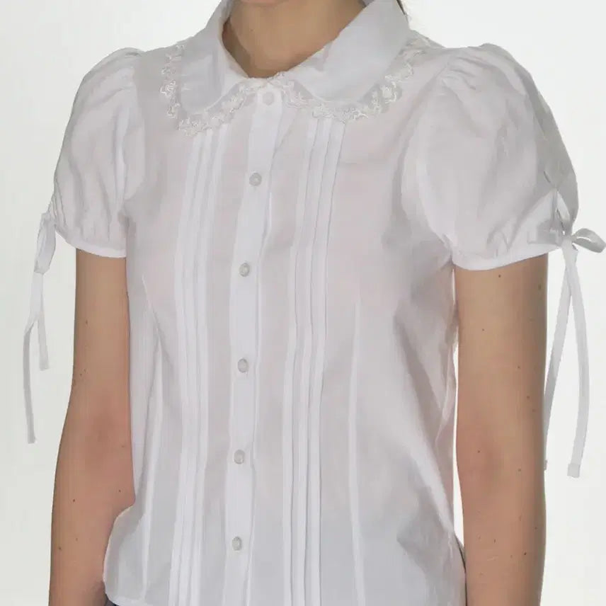[BUNJANG] Crank Pintuck Lace Collar Blouse White / 크랭크 핀턱 레이스 카라 블라우스 화이트