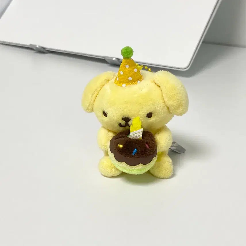 [BUNJANG] Sanrio Pompompurin Birthday Cake Keyring / (새 상품) 폼폼푸린 생일 케이크 키링 / 산리오 가방고리 인형