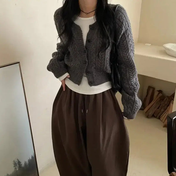 [BUNJANG] Avely Semi Crop Round Neck Cardigan / 에이블리 통통 볼륨 케이블 기본핏 세미 크롭 라운드넥 가디건