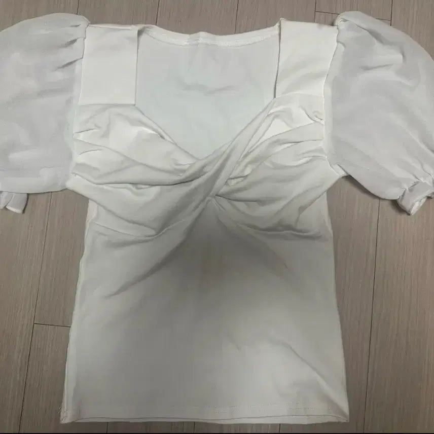 [BUNJANG] Selly Twist White Short Sleeve Blouse / 셀리 꼬임 화이트 반팔 블라우스
