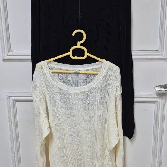 [BUNJANG] Knit Set (Black & White) / 블랙, 화이트 색상의 니트 2