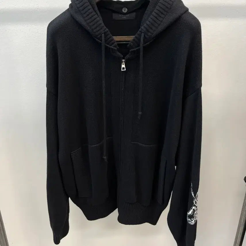 [BUNJANG] Songzio Homme Embroidered Sleeve Oversized Hooded Knit / 105) 송지오옴므 소매자수 오버 후드니트