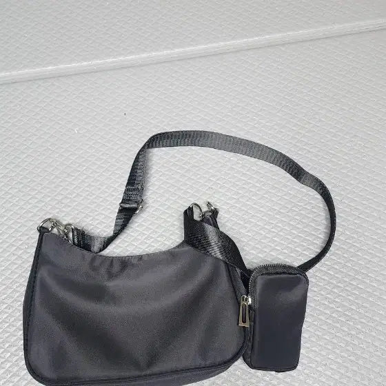 [BUNJANG] Black Leather Crossbody Bag with Detachable Pouch / 검정 크로스백
