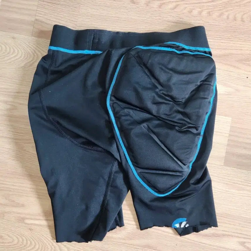 [BUNJANG] KeeperSports Goalkeeper Power Pad Shorts Tackle Pants (L) / (L) 키퍼스포츠 골키퍼 파워패드 쇼츠 태클팬츠