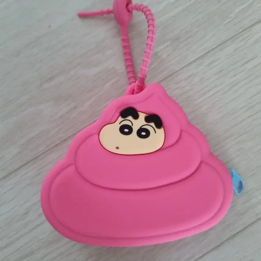[BUNJANG] Crayon Shin-chan Poop-shaped Pouch Pink / (새상품)짱구 핑크똥 실리콘 동전지갑
