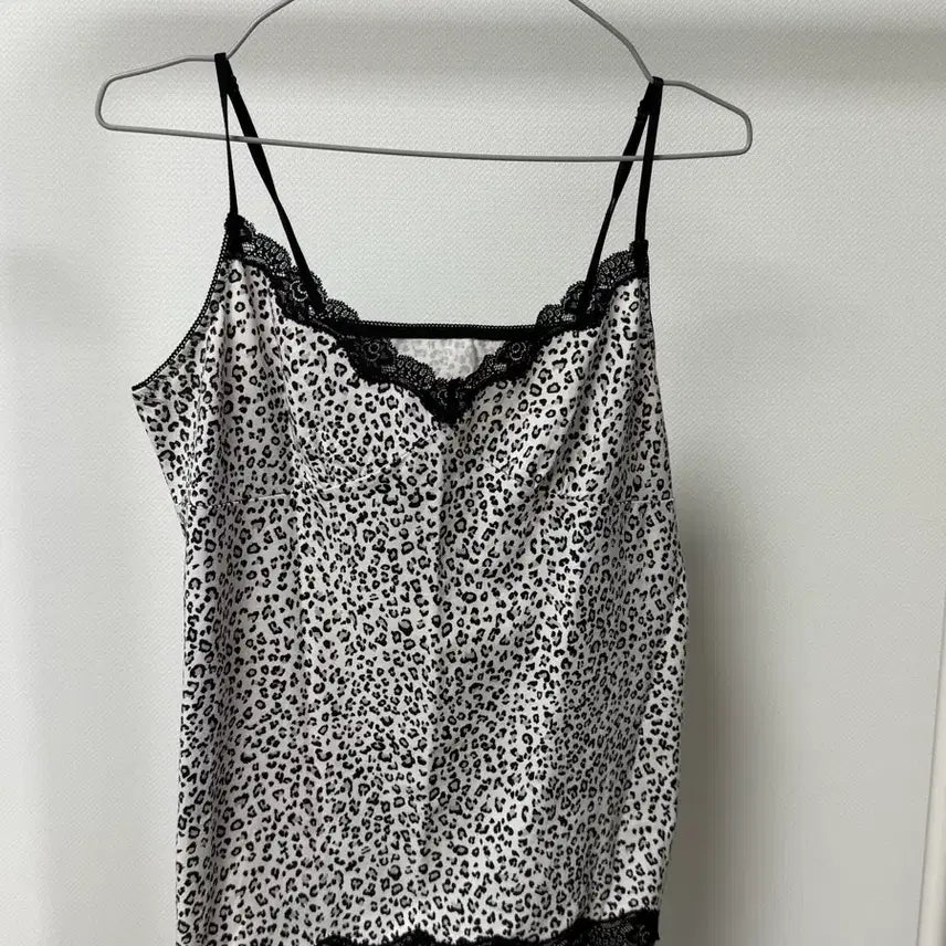 [BUNJANG] Strawberry Boutique Vintage Leopard Print Sleeveless Top / 갸루깔 딸기부티크 빈티지 호피슬리브리스