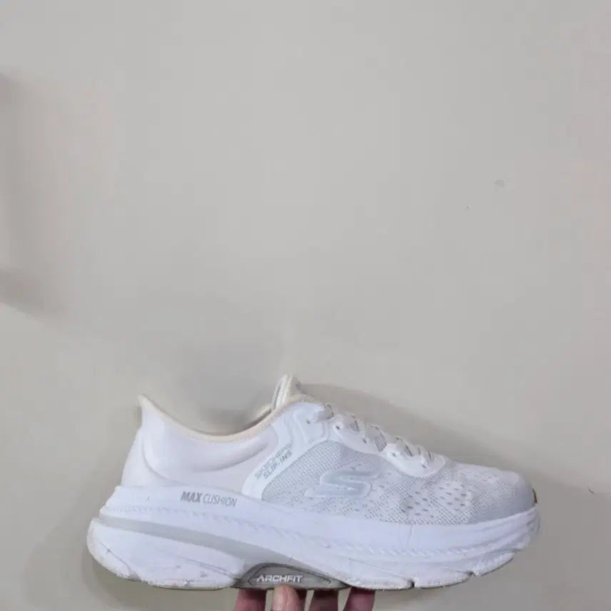 [BUNJANG] Skechers GO RUN Max Cushioning Arch Fit 2.0 Hands-Free Slip-Ins / [265] 스케쳐스 고런 맥스쿠셔닝 아치핏2.0 핸즈프리슬립인스