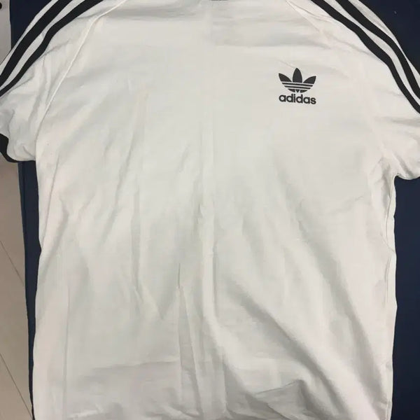 [BUNJANG] Adidas Three-Stripes T-Shirt White / 아디다스 삼선 반팔 티셔츠 화이트