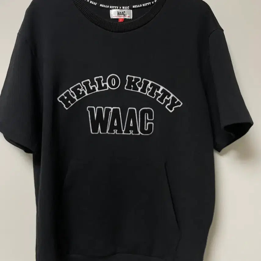 [BUNJANG] WaacX Hello Kitty Short Sleeve T-Shirt Black / WaacX헬로키티 반팔티