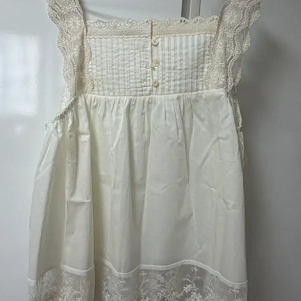 [BUNJANG] Ivory Lace Sleeveless Blouse / 레이스 나시 블라우스
