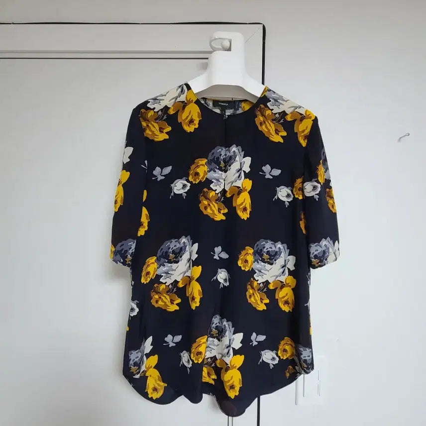 [BUNJANG] Theory Silk Floral Blouse S / 이태리 직수입 Theory 실크 블라우스 S