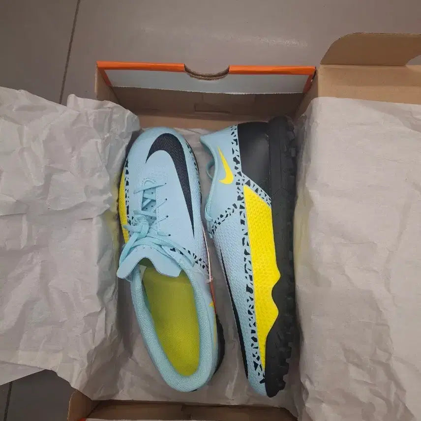 [BUNJANG] Nike Phantom GT2 TF Futsal Shoes / 나이키팬텀GT2 TF풋살화