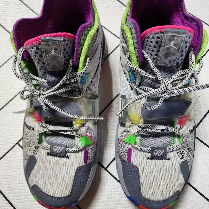 [BUNJANG] Jordan Basketball Shoes UK 11 (300) / 조던농구화(300)