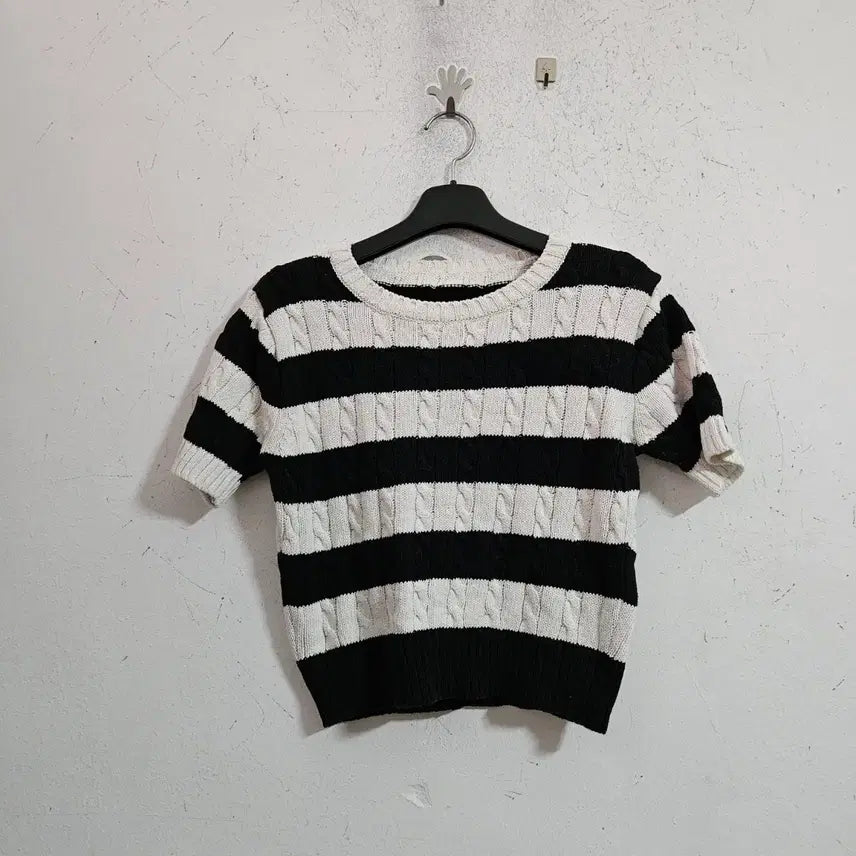 [BUNJANG] Striped Cable Knit Short Sleeve Top / 줄무늬 케이블 반팔 니트