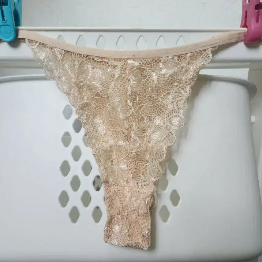 [BUNJANG] Beige Lace Women's Thong - Size M / 베이지 레이스 여성 티팬티>>중고