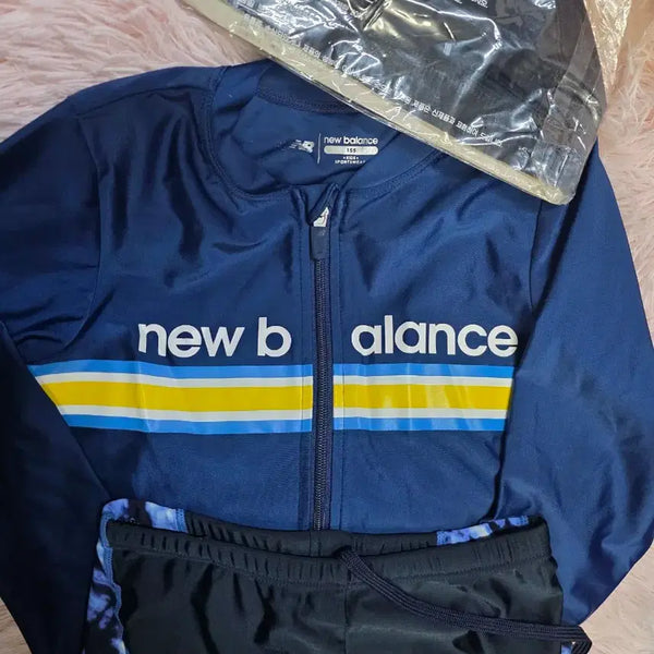 [BUNJANG] New Balance Zip-Up Swimwear Set / 뉴발란스집업 남자수영복.3종.수모상의 155XS .하의75 11 상태좋아