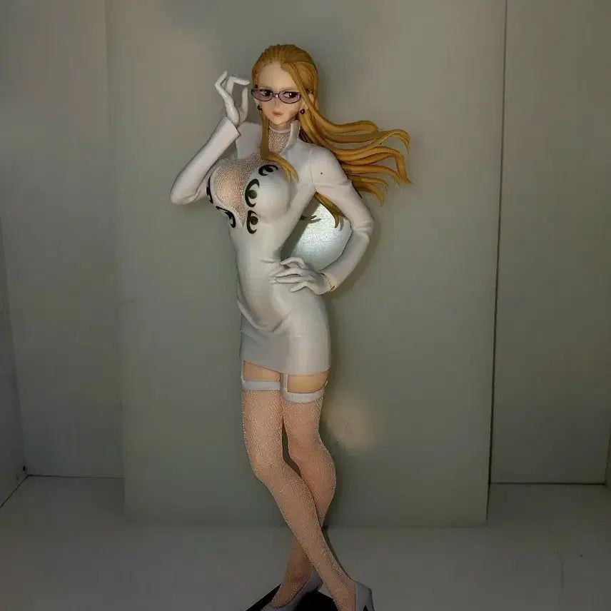 [BUNJANG] One Piece Glitter & Glamours Kalifa Figure (White) / 원피스 글리터 앤 글래머스 G&G 칼리파 반프레스토 화이트
