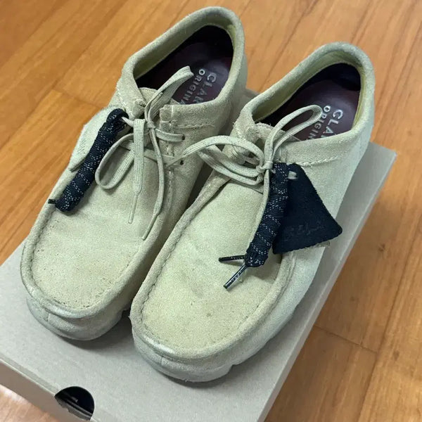 [BUNJANG] Clarks Wallabee GTX Gore-Tex Shoes / 클락스 왈라비 고어텍스 gtx 40