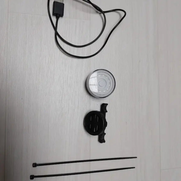 [BUNJANG] RAZ PRO Smart Rechargeable Bicycle Tail Light / 라즈 프로 자전거 스마트 충전용 후미등 (RAZ PRO) 팝니다.레일장착
